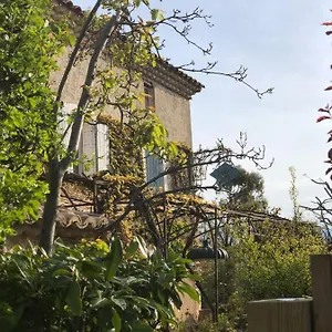 https://la-belle-etoile-chambres.fr-provencehotel.com